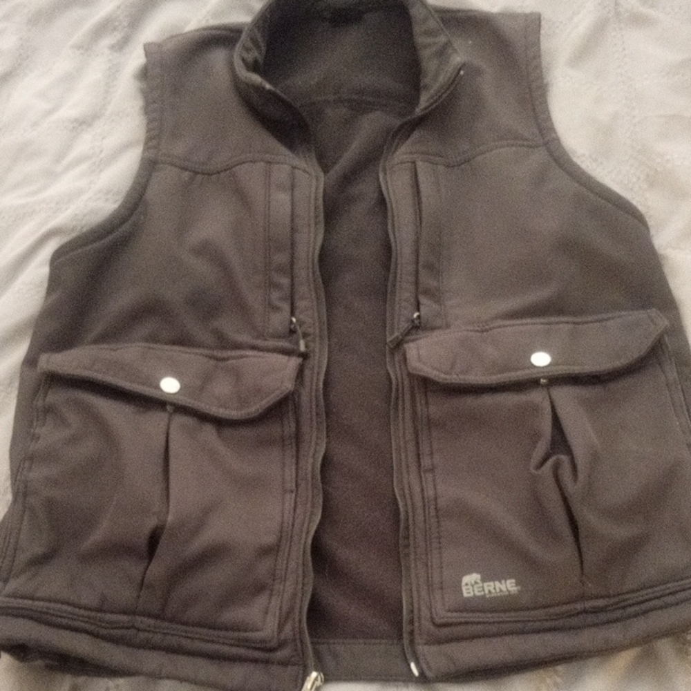 Berne Men’s Dark Brown Utility Vest with Multiple Pockets